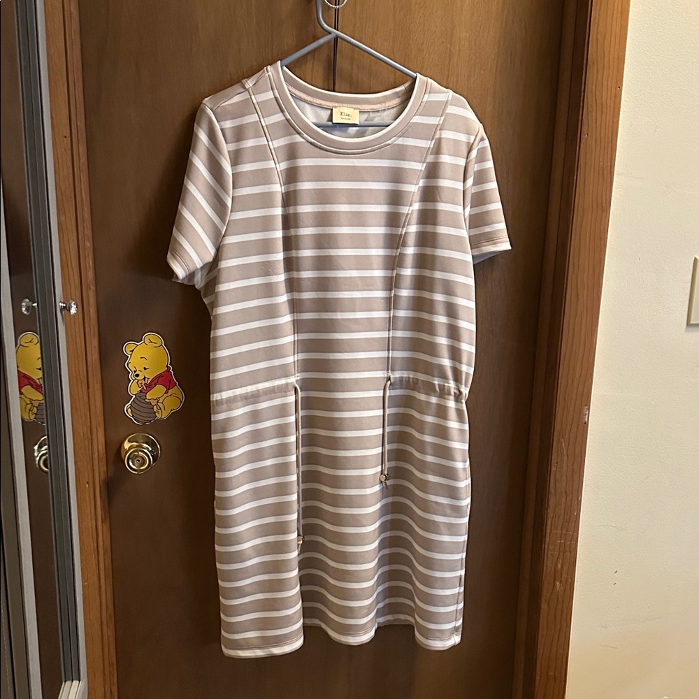 Tahari Cream and White Dress